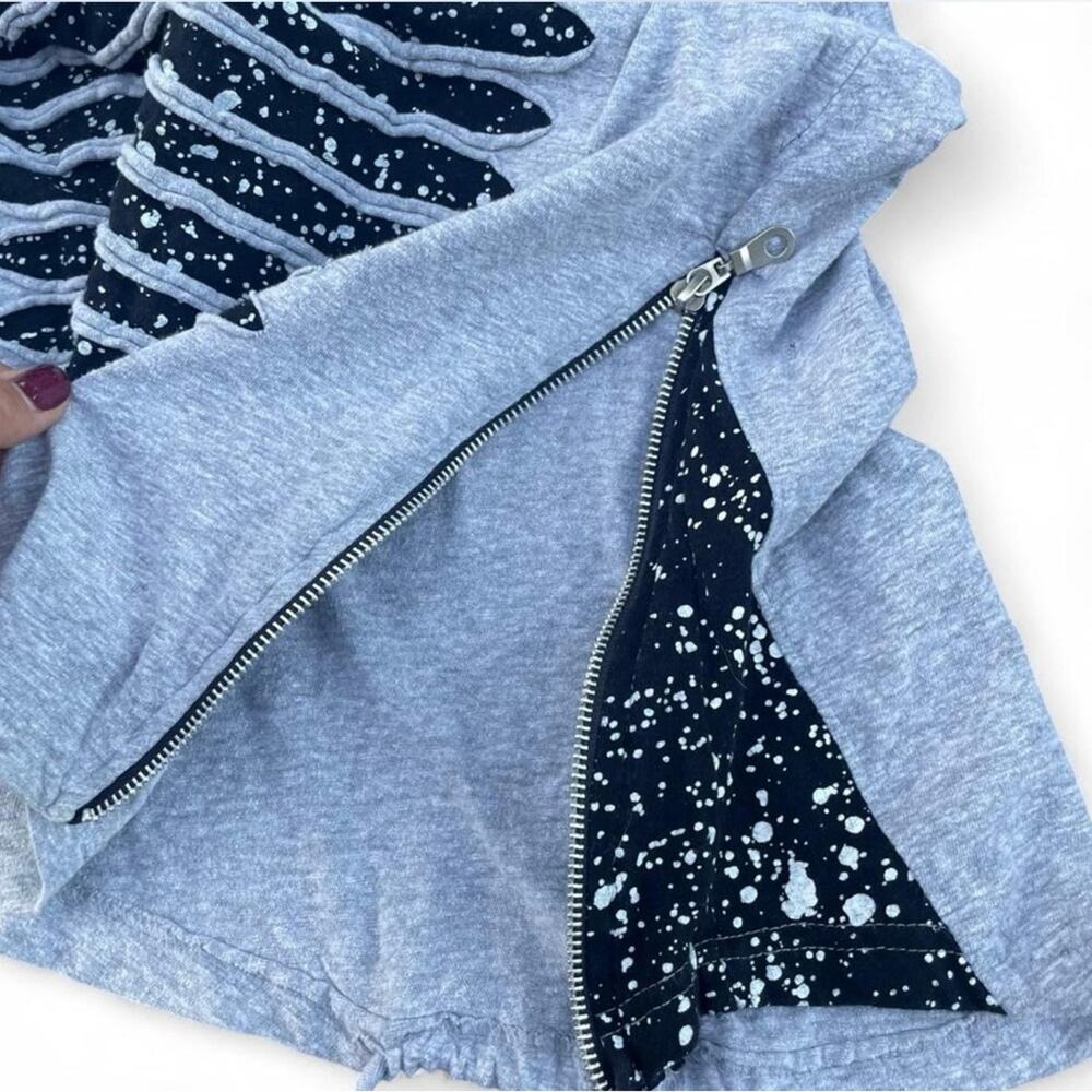Broken Threads Splatter Graphic Zip Side Hoodie G… - image 4